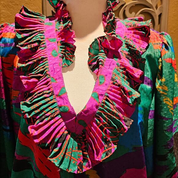 Vintage 1980s Assorti Blouse S Bold Abstract Ruffle Puff Sleeve Smocked Waist - Picture 5 of 9